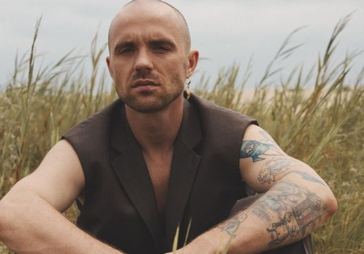 Нового парня Нади Дорофеевой заподозрили в том, что он наживается на войне