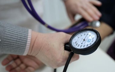 Лікар розвіяла міфи про способи знизити тиск без ліків
