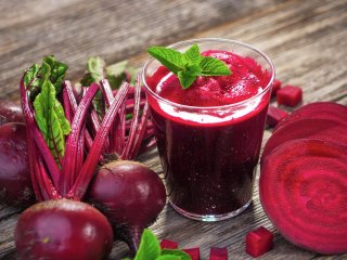 Есть в каждом холодильнике: эксперты назвали продукты, которые очищают кровь