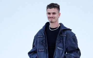 23-річний син Вікторії та Девіда Бекхемів неочікувано став актором та отримав першу роль у фільмі