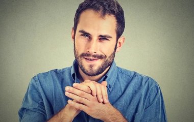 «Да он заливает!»: как понять, что он лжет, по мимике и жестам?