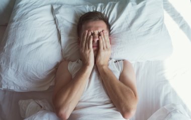 Стрес та спадковість назвали причинами появи сонного паралічу
