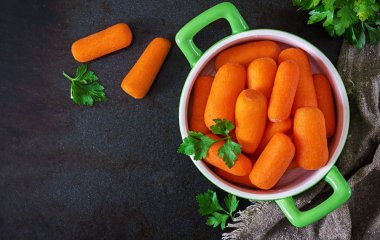Додайте у воду під час варіння моркви цей продукт: вона матиме кремову текстуру й насичений смак