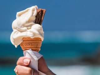 Туристів змусили заплатити майже 2300 гривень за морозиво: що вигадали продавці