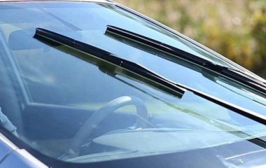 Як правильно українською називати найпоширеніші автомобільні терміни: не масло і не двірники