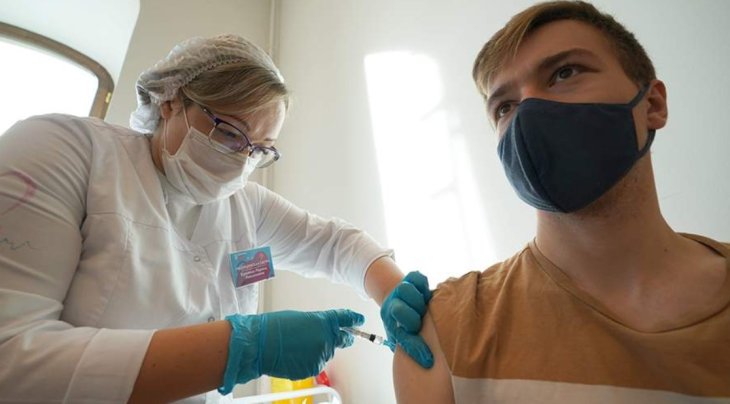 Дієтолог розповіла про вплив харчування на вироблення антитіл після вакцинації