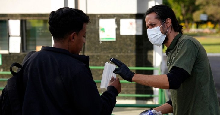 Світом шириться смертоносний вірус від якого немає вакцини: що відомо