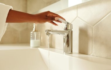 Как платить меньше за воду: эти советы помогут вам снизить суммы в платежках