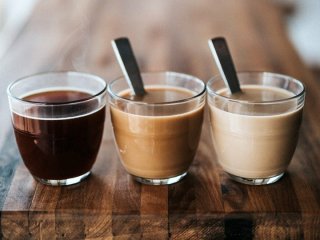 Більше, ніж просто кава з молоком: повний путівник по відмінностях між капучино та лате