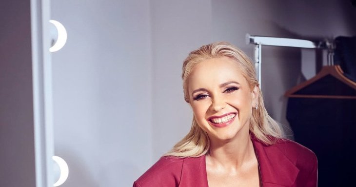 Лілія Ребрик у купальнику звабливо повигиналася на тлі хвиль і зачарувала фігурою