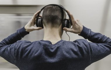 Плейлист для душі: священник пояснив, яка музика заборонена під час посту