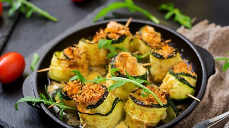 Рулетики из кабачков с ветчиной и сыром: лучший рецепт сезона