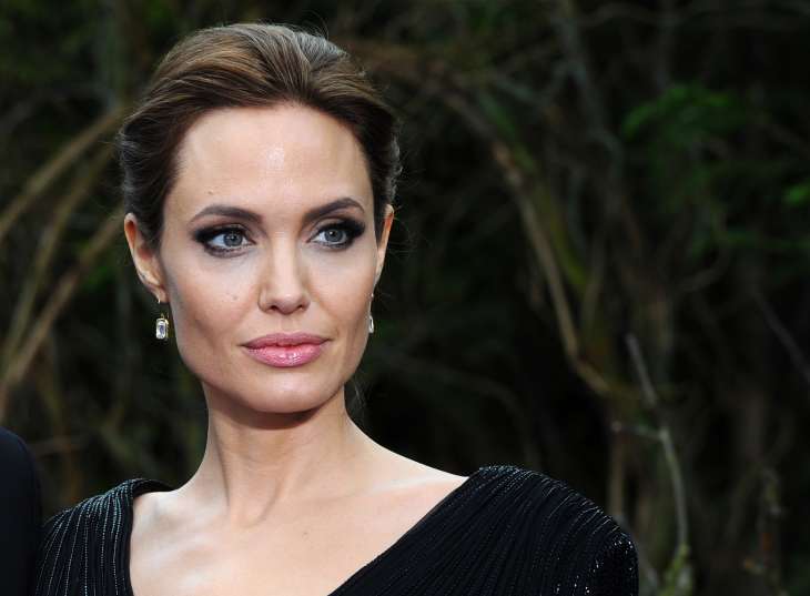 Дочь Анджелины Джоли сменила имя на мужское