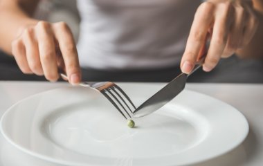 Вчені з'ясували, що анорексія здатна зменшити розмір мозку