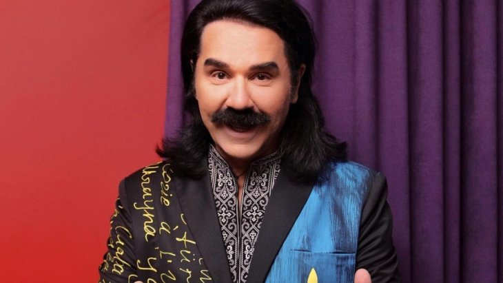 Павел Зибров с хвостиком на голове смешно отреагировал на хейт: 