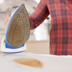 Как почистить утюг от накипи: 3 домашних средства, которые есть у каждого