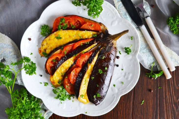 Нежные баклажаны под вкусным белым соусом