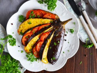 Нежные баклажаны под вкусным белым соусом