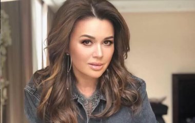 Экс-сотрудница больницы, где лечится Анастасия Заворотнюк, продает ее фото