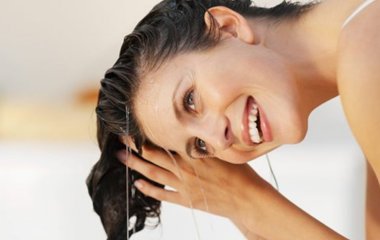 Как приготовить, нанести и смыть маски для волос с медом?