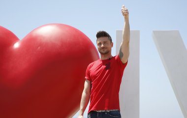 Сергея Лазарева атаковали пчелы