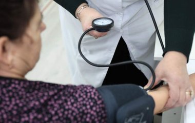 Лікар дала поради гіпертонікам при високому атмосферному тиску