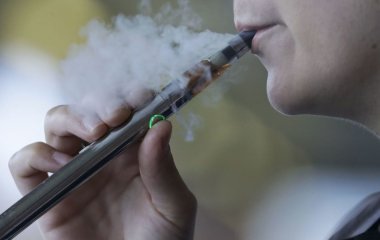 Вчені з’ясували, чи безпечні електроні цигарки під час вагітності: дослідження вражає