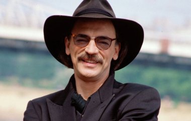 Михаил Боярский: «Внучка хочет стать певицей, но это пройдет»