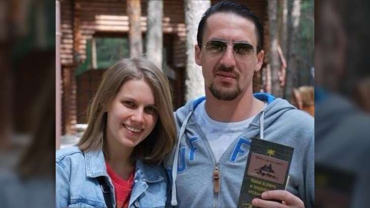 Даша Мельникова поделилась оригинальным снимком с мужем