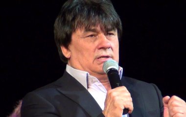 Александр Серов попал в больницу после скандала с любовницами