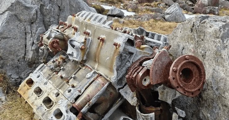Гори приховували уламки літака десятиліттями: випадкова знахідка розкрила історію екіпажу