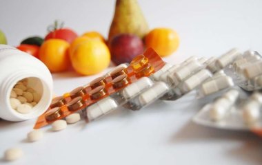 Медики назвали витамины, которые нужно принимать во время пандемии