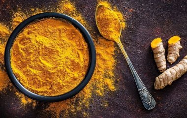 Що буде з організмом, якщо кожного ранку пити теплу воду з куркумою