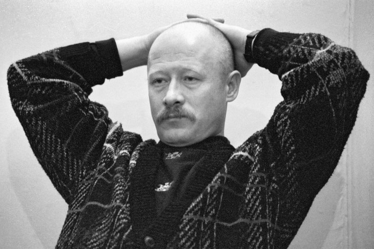 Вдова Виктора Проскурина провела экскурсию по квартире, в которой жила с актером
