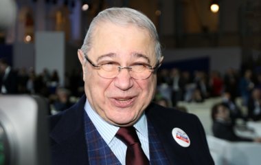 Евгений Петросян с размахом отметил день рождения с молодой возлюбленной в Париже