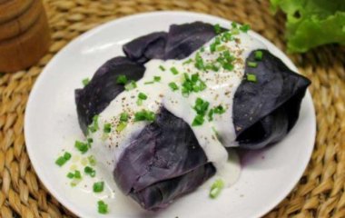 Красочные и ароматные: пошаговый рецепт голубцов из красной капусты