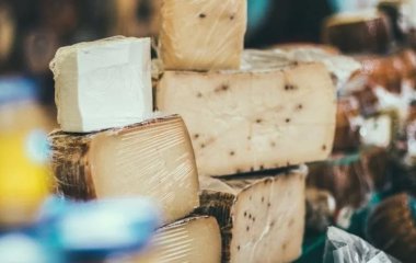Експерт розповіла, як правильно обрати сир