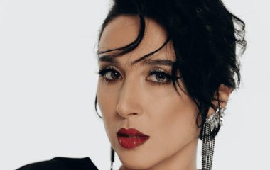 44-річна Анна Завальська показала себе у купальнику та опублікувала символічну заяву