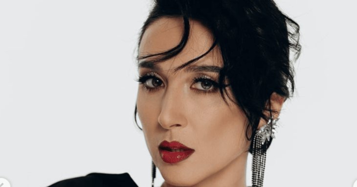 44-річна Анна Завальська показала себе у купальнику та опублікувала символічну заяву