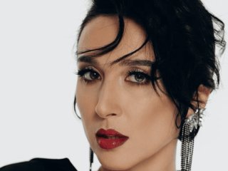 44-річна Анна Завальська показала себе у купальнику та опублікувала символічну заяву