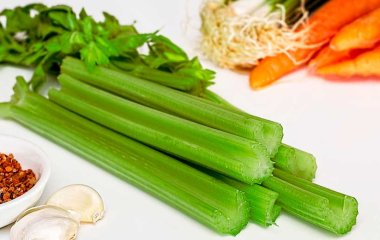 6 причин є селера кожен день