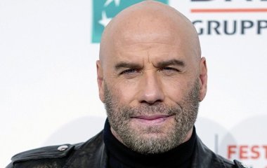 Джон Траволта на рідкісному фото показав, який вигляд мають його дорослі діти від покійної дружини