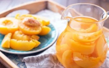 Вкус лета в зимние холода: как приготовить компот с нектаринами - простой рецепт из 3 ингредиентов