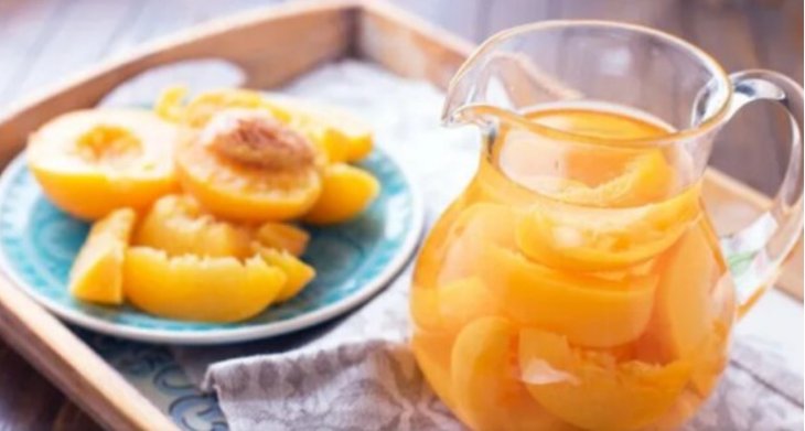 Вкус лета в зимние холода: как приготовить компот с нектаринами - простой рецепт из 3 ингредиентов