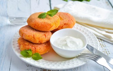 Простой рецепт морковных котлет, которые готовятся за 15 минут