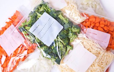 Які продукти заморожувати небезпечно та чому: пояснення лікаря