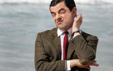 Мистер Бин испугал соседей фейерверком на праздник любимой