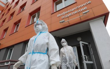 Лікар назвав термін прояву перших симптомів омікрон-штаму у дітей