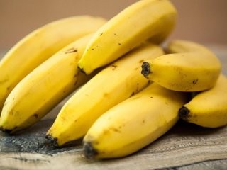 Снижают давление и улучшают настроение: как бананы влияют на здоровье