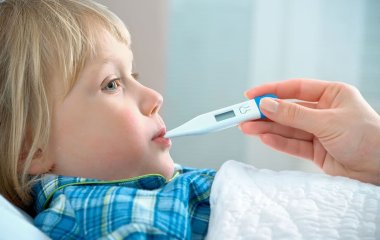 Медик рассказала, чем не стоит сбивать температуру детям